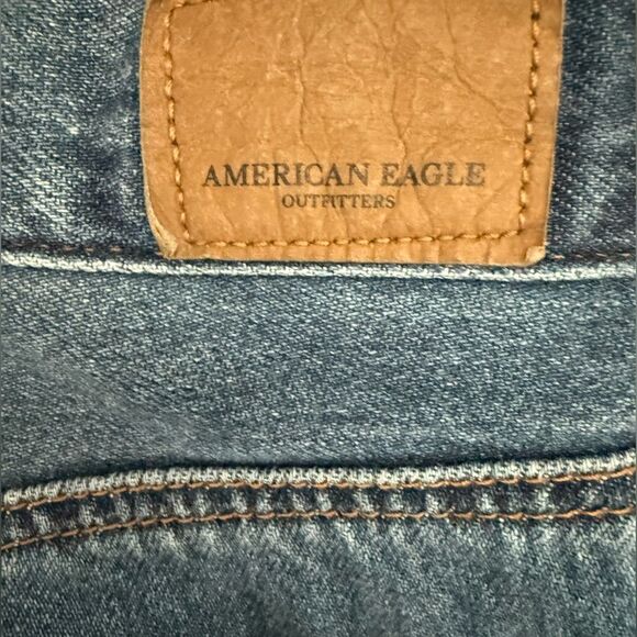 American Eagle Outfitters Hi-Rise Girlfriend Blue Distressed Jeans - Picture 10 of 10